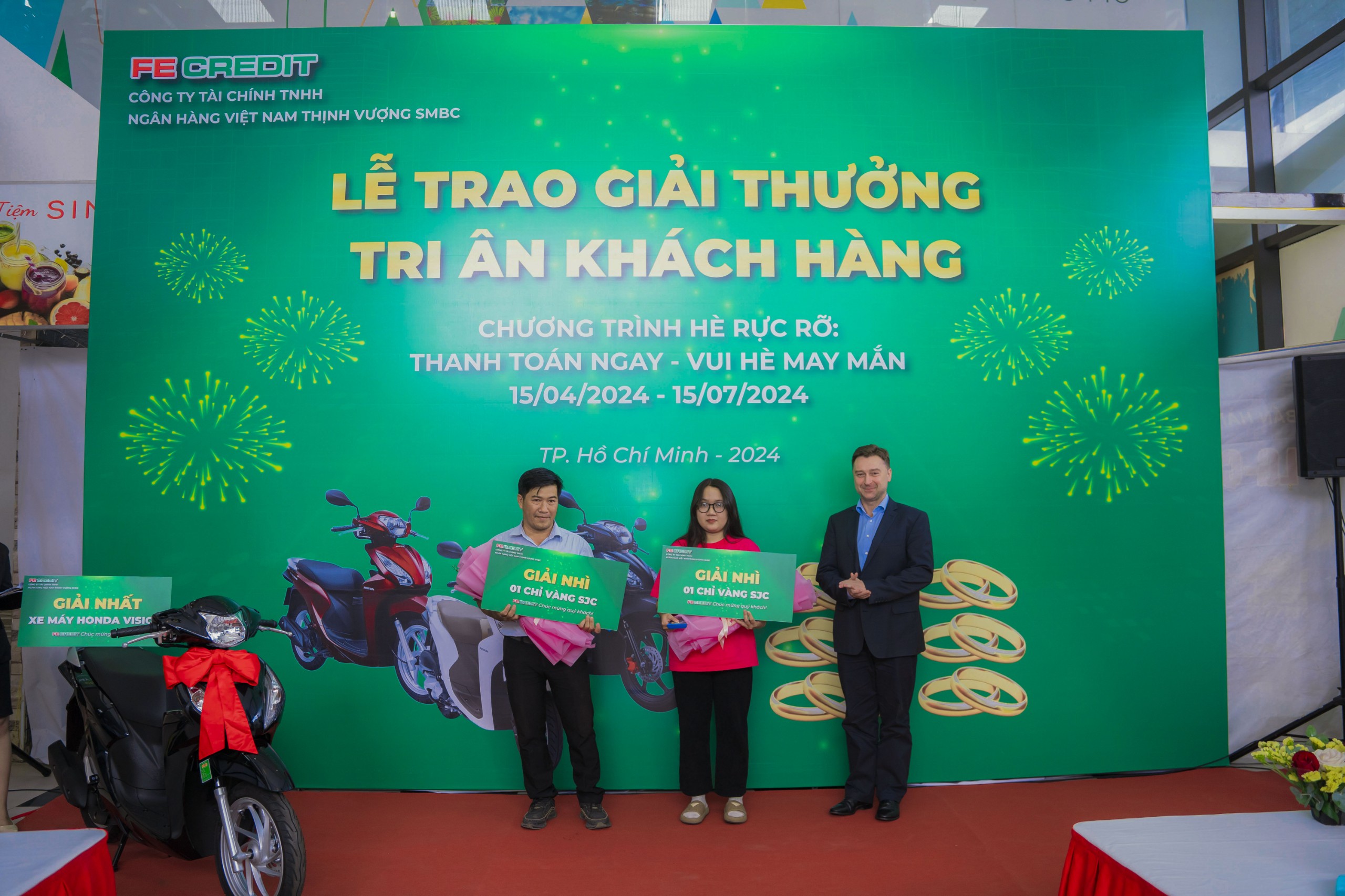trao giải thưởng chương trình Chào hè rực rỡ